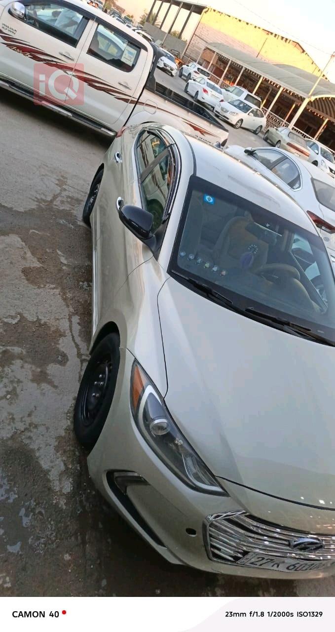 هیوندای ئەلەنترا